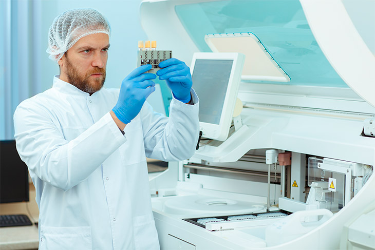 Equipamentos de laboratório de análises clínicas e suas funções