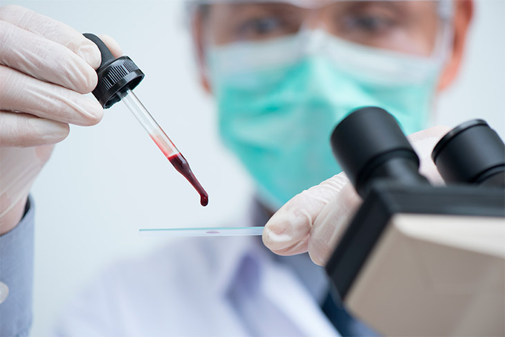 Práticas para evitar riscos no laboratório de análises clínicas